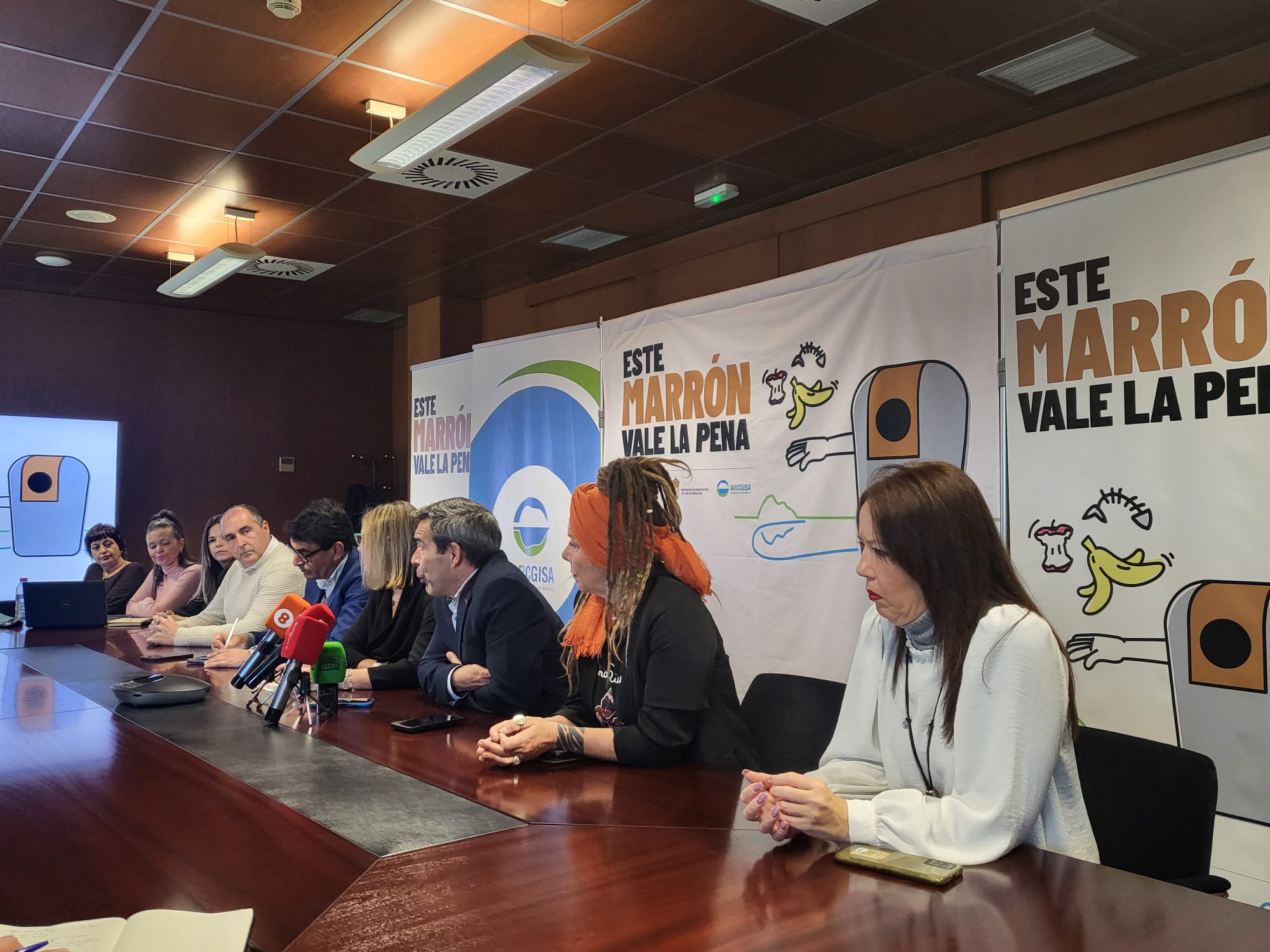 CAMPAÑA CONTENEDOR MARRON