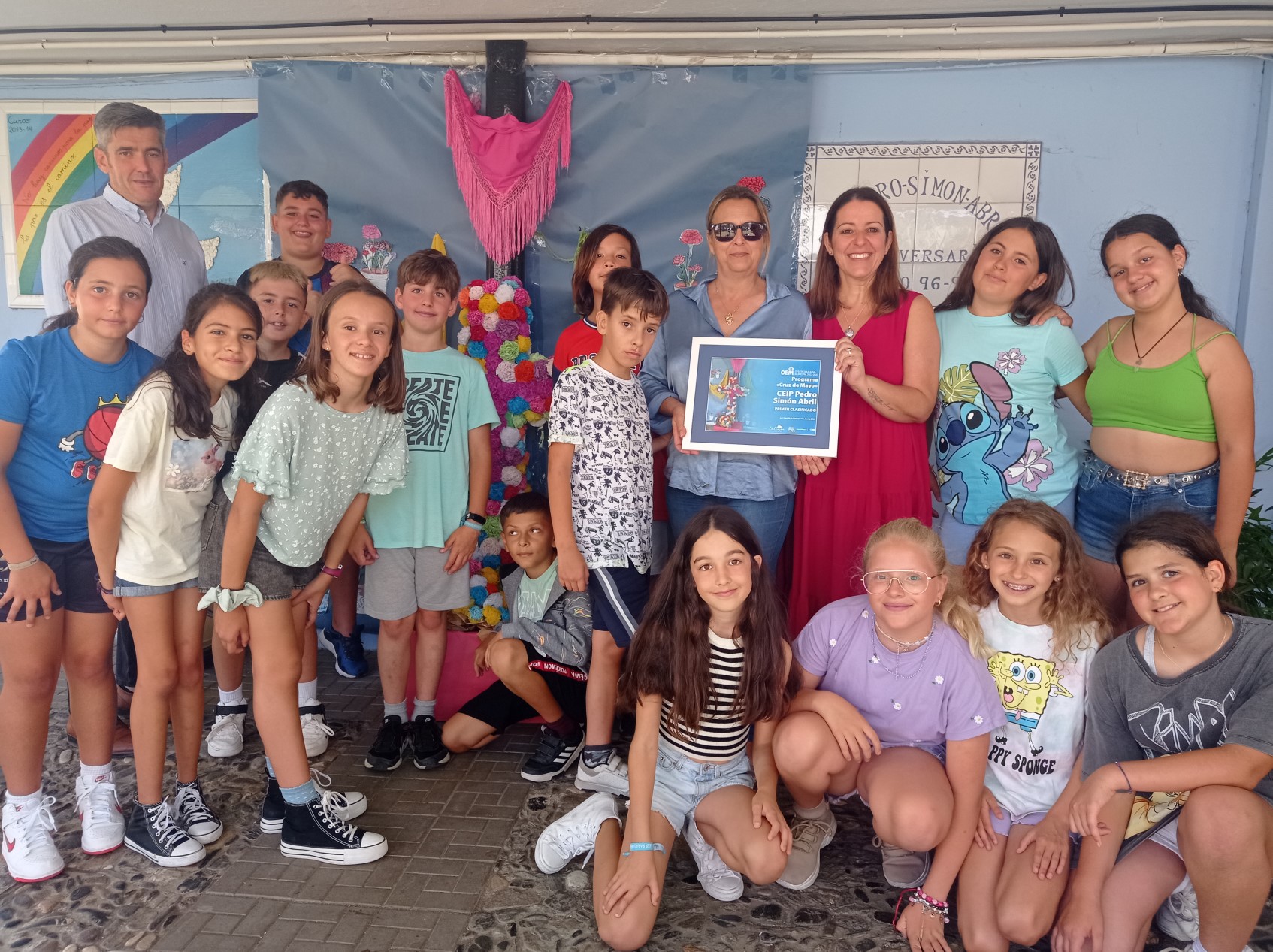 CEIP P. SIMON ABRIL ENTREGA DIPLOMAS CRUZ DE MAYO