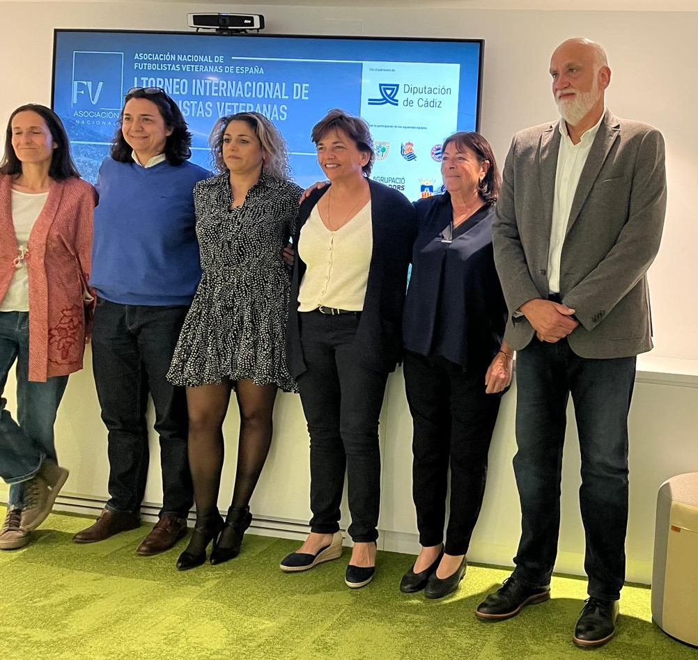 PRESENTACION TORNEO FUTBOLISTAS VETERANAS
